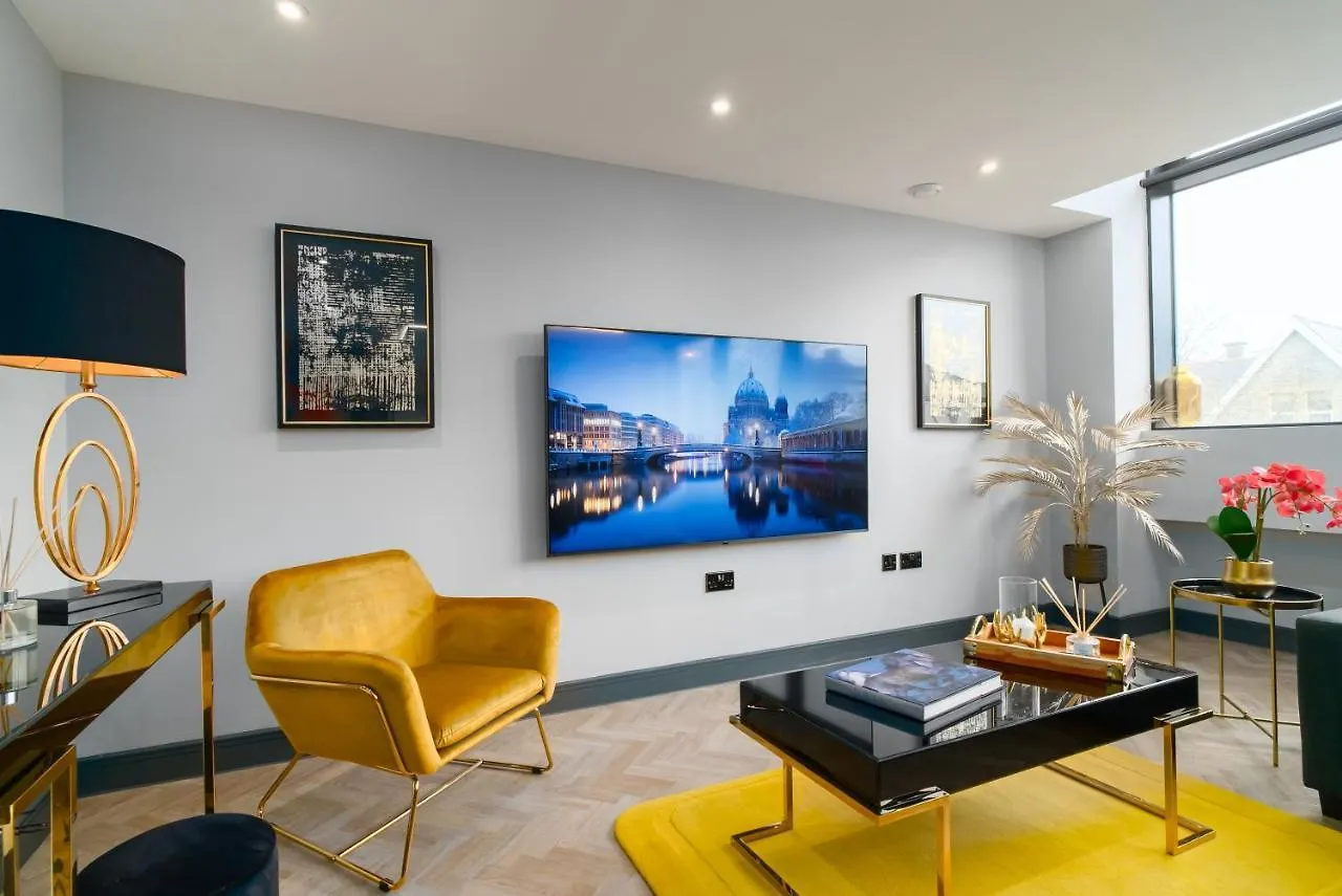 Luxe Apartments, The Moorwell, Parking, Gym - 10Mins Cardiff City Ctr