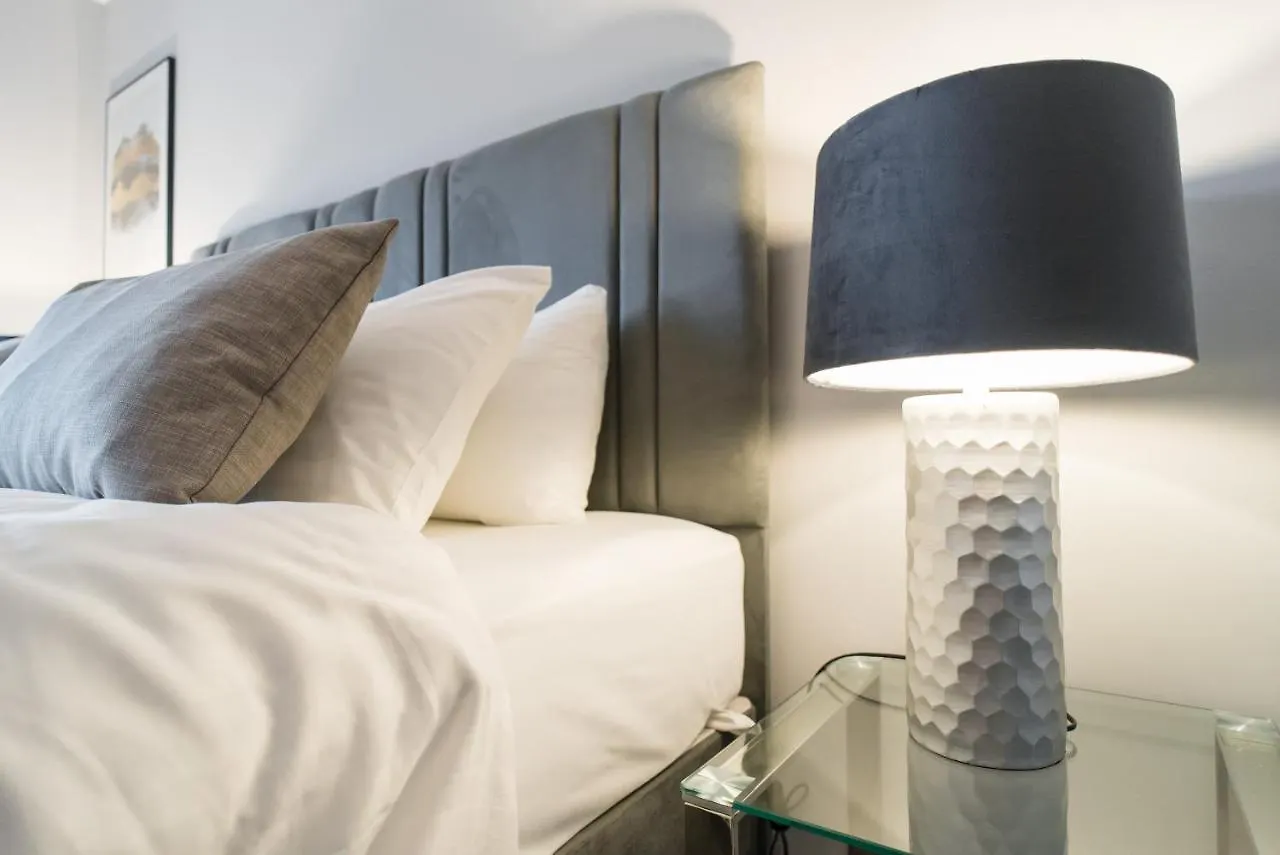 Luxe Apartments, The Moorwell, Parking, Gym - 10Mins Cardiff City Ctr 0*,  Ηνωμένο Βασίλειο