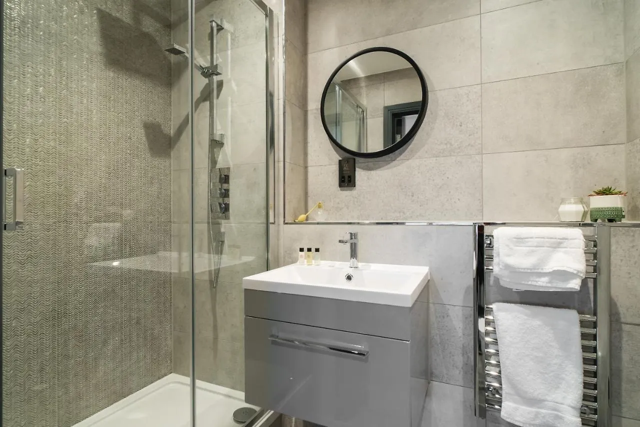 Luxe Apartments, The Moorwell, Parking, Gym - 10Mins Cardiff City Ctr