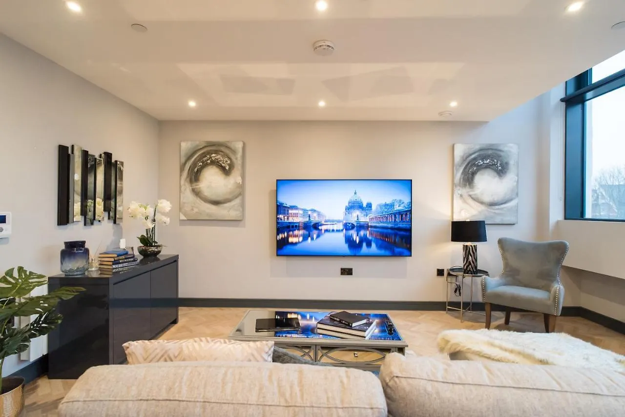 Apartment Luxe Apartments, The Moorwell, Parking, Gym - 10Mins Cardiff City Ctr United Kingdom