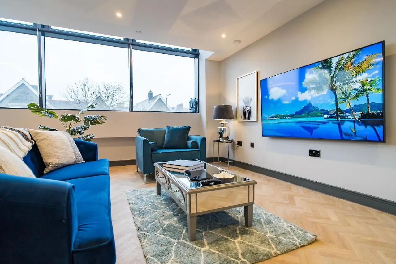 Luxe Apartments, The Moorwell, Parking, Gym - 10Mins Cardiff City Ctr