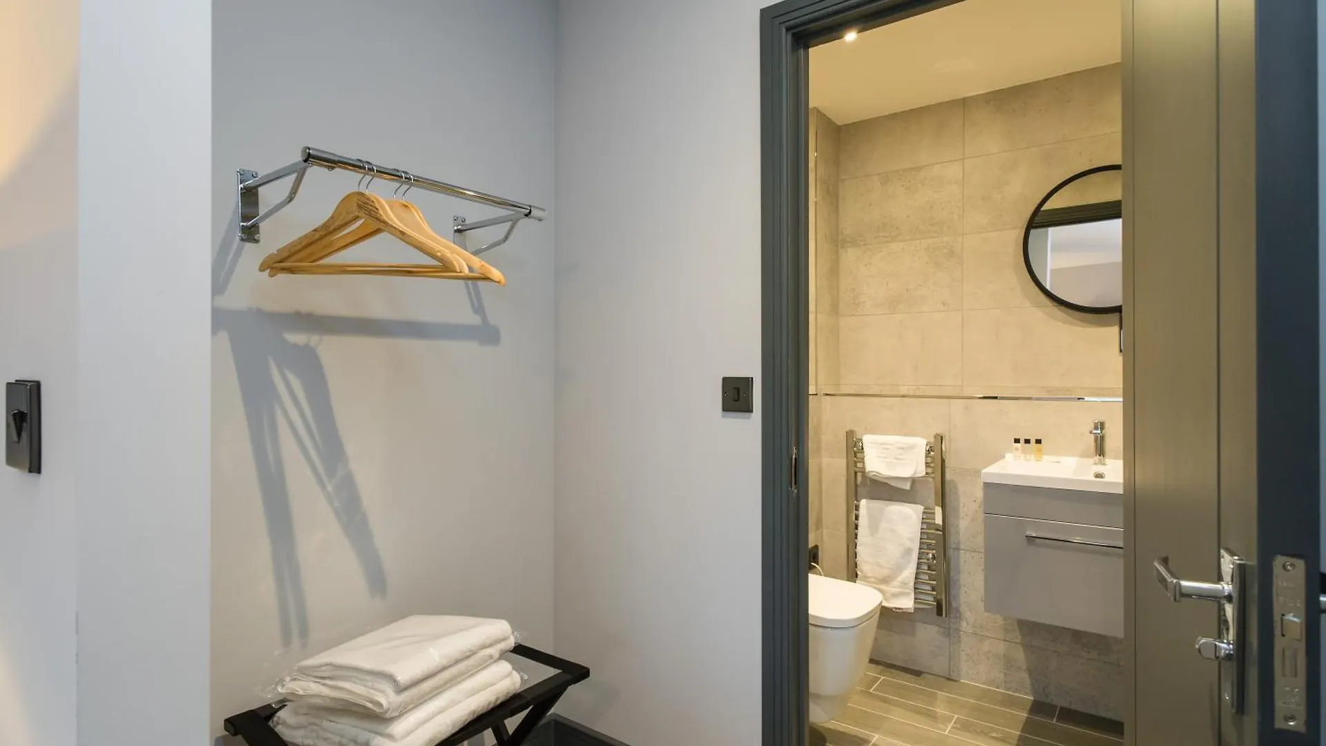 Apartment Luxe Apartments, The Moorwell, Parking, Gym - 10Mins Cardiff City Ctr United Kingdom